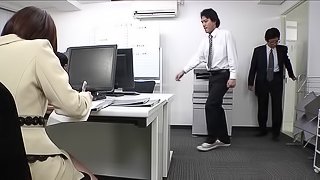 Her boss finger bangs her hairy pussy while at the office